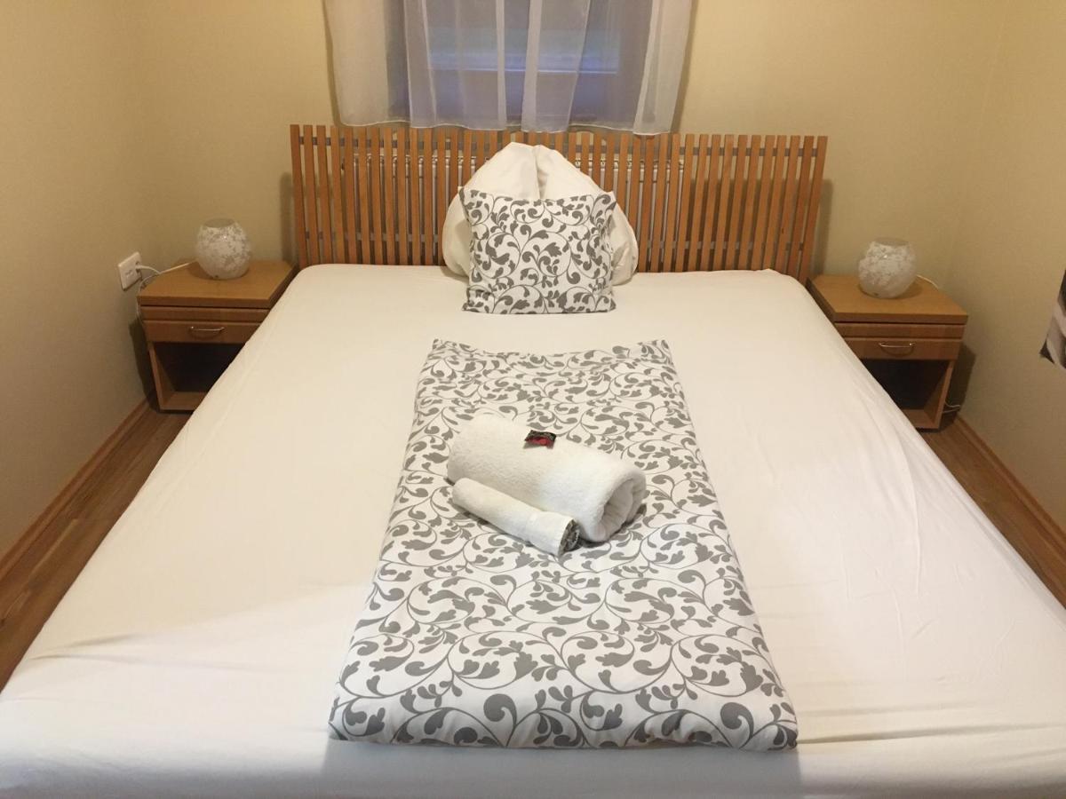 Cherry Apartmanhaz ชาร์วาร์ ภายนอก รูปภาพ