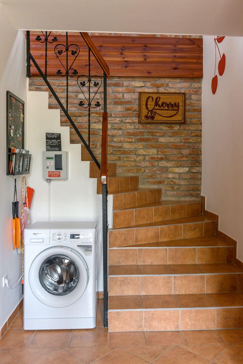 Cherry Apartmanhaz ชาร์วาร์ ภายนอก รูปภาพ