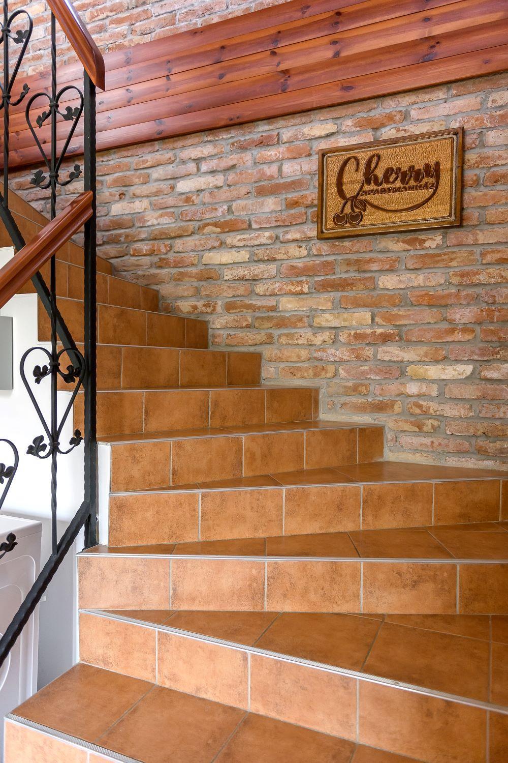 Cherry Apartmanhaz ชาร์วาร์ ภายนอก รูปภาพ