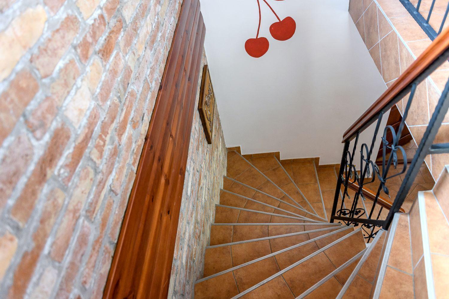 Cherry Apartmanhaz ชาร์วาร์ ภายนอก รูปภาพ